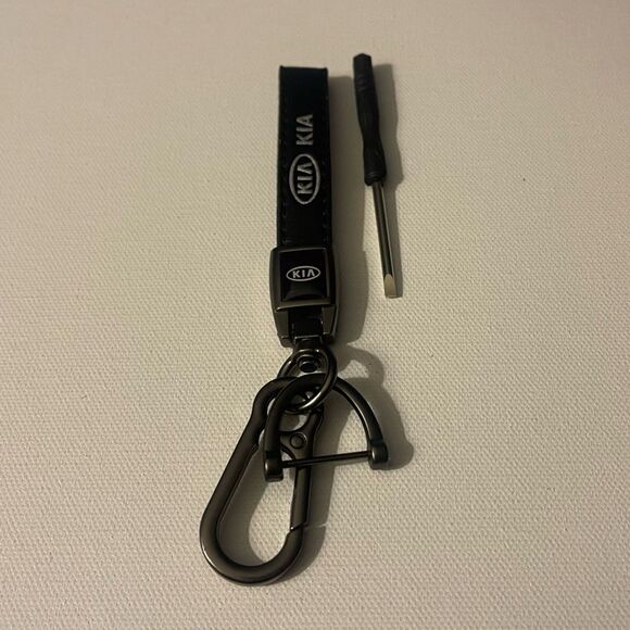 Kia Key Fob Keychain in Black Leather NWT - Picture 2 of 4